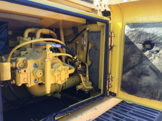 ขายรถแบคโฮ KOMATSU PC210LC-6 ทำงาน 6000 ชั่วโมง ปี2000 มี VDOครับ ระบบไฟฟ้าเต็ม รถนอกนำเข้าสภาพสวย