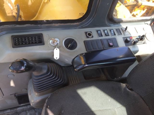 ขายรถแบคโฮ KOMATSU PC210LC-6 ทำงาน 6000 ชั่วโมง ปี2000 มี VDOครับ ระบบไฟฟ้าเต็ม รถนอกนำเข้าสภาพสวย