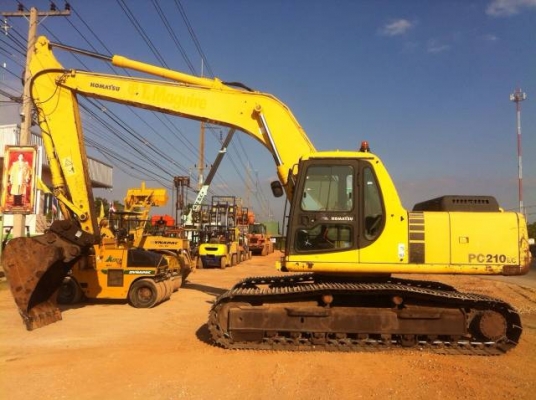 ขายรถแบคโฮ KOMATSU PC210LC-6 ทำงาน 6000 ชั่วโมง ปี2000 มี VDOครับ ระบบไฟฟ้าเต็ม รถนอกนำเข้าสภาพสวย