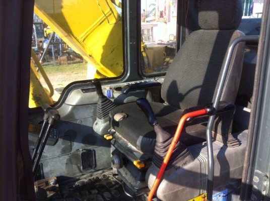 ขายรถแบคโฮ KOMATSU PC210LC-6 ทำงาน 6000 ชั่วโมง ปี2000 มี VDOครับ ระบบไฟฟ้าเต็ม รถนอกนำเข้าสภาพสวย