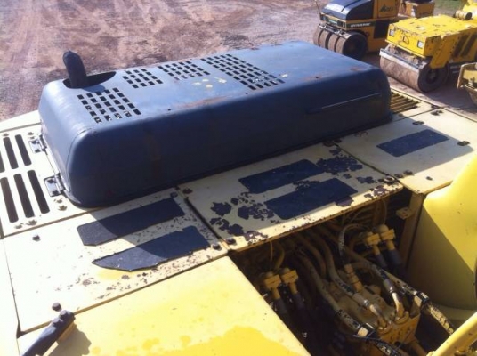 ขายรถแบคโฮ KOMATSU PC210LC-6 ทำงาน 6000 ชั่วโมง ปี2000 มี VDOครับ ระบบไฟฟ้าเต็ม รถนอกนำเข้าสภาพสวย