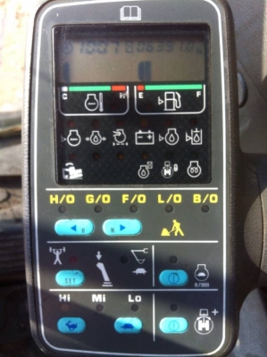 ขายรถแบคโฮ KOMATSU PC210LC-6 ทำงาน 6000 ชั่วโมง ปี2000 มี VDOครับ ระบบไฟฟ้าเต็ม รถนอกนำเข้าสภาพสวย