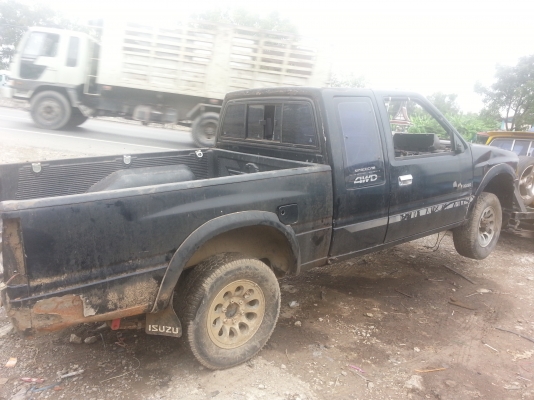 ขายรถกระบะอีซูซุโลดีโอโฟ2คันแพคคู่