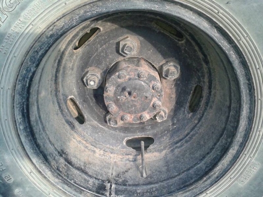 รถอีซูซุ 6 ล้อ ( ไม่ดั้ม ) NKR 130 แรงม้า ปี 48 สนใจติดต่อ 081 - 6079515 รถอีซูซุ 6 ล้อ ( ไม่ดั้ม ) NKR 130 แรงม้า ปี 48 สนใจติดต่อ 081 - 6079515