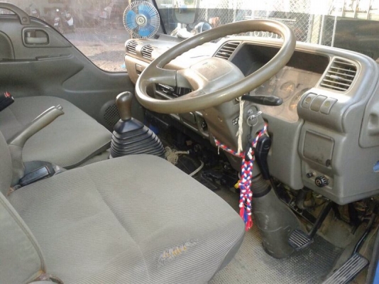 รถอีซูซุ 6 ล้อ ( ไม่ดั้ม ) NKR 130 แรงม้า ปี 48 สนใจติดต่อ 081 - 6079515 รถอีซูซุ 6 ล้อ ( ไม่ดั้ม ) NKR 130 แรงม้า ปี 48 สนใจติดต่อ 081 - 6079515