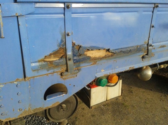 รถอีซูซุ 6 ล้อ ( ไม่ดั้ม ) NKR 130 แรงม้า ปี 48 สนใจติดต่อ 081 - 6079515 รถอีซูซุ 6 ล้อ ( ไม่ดั้ม ) NKR 130 แรงม้า ปี 48 สนใจติดต่อ 081 - 6079515