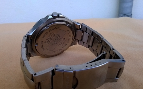 GUESS quartz japan movt ขนาด 43มม.รวมเม็ด ขอบหมุนได้ GUESS quartz japan movt ขนาด 43มม.รวมเม็ด ขอบหมุนได้