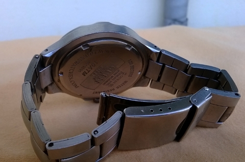 GUESS quartz japan movt ขนาด 43มม.รวมเม็ด ขอบหมุนได้ GUESS quartz japan movt ขนาด 43มม.รวมเม็ด ขอบหมุนได้