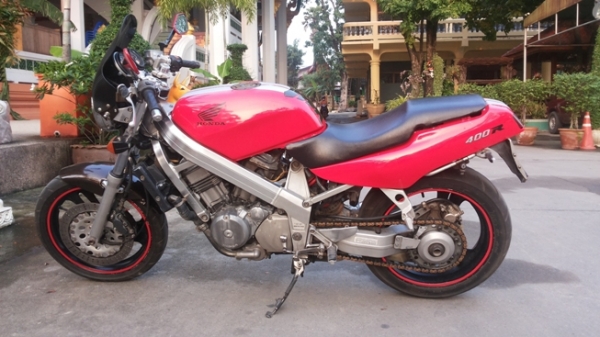 ขายหรือแลกรถยนต์ครับ Honda Bros400 ทะเบียนแท้