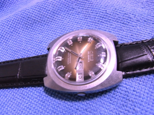 18ธ.ค.((น้าเล็ก)) นำเสนอนาฬิกา ข้อมือ หลายเรือน