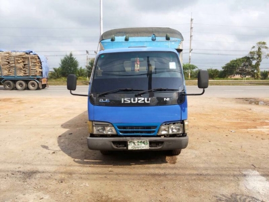 รถอีซูซุ 4 ล้อ ( ไม่ดั้ม ) NPR 100 แรงม้า ปี 48  สนใจติดต่อ 081 - 6079515