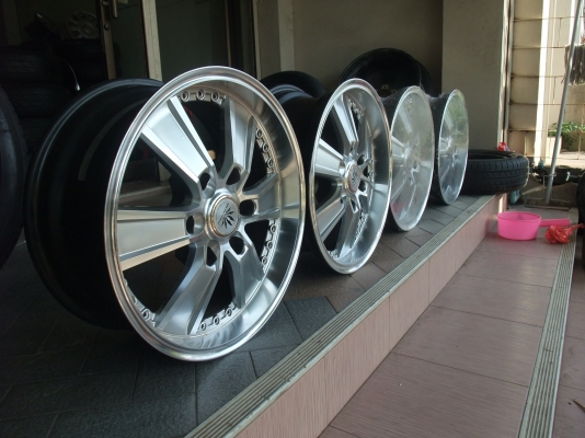 ขายแม็กขอบ 17 6รููสวยๆ ไม่ดุ้ง ไม่แตก ไม่ร้าว ไม่คด ชุดละ 8500