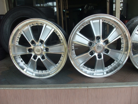 ขายแม็กขอบ 17 6รููสวยๆ ไม่ดุ้ง ไม่แตก ไม่ร้าว ไม่คด ชุดละ 8500