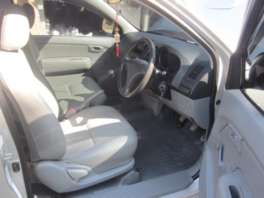 ขายวีโก้ตอนเดียว  เครื่อง 3.0  มือเดียวป้ายแดงครับ