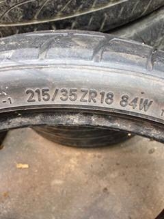 ขายยาง NITTO NT555   215-35-18 ปลายปี10 ดอกเต็มๆ 1คู่ครับ