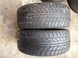 ขายยาง NITTO NT555   215-35-18 ปลายปี10 ดอกเต็มๆ 1คู่ครับ