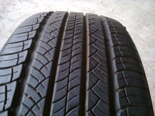เศษยางใหม่Michelin  235-55-18 ปี11 1เส้นครับ(ขออภัยดูเบอร์ผิดครับ)
