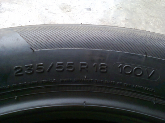 เศษยางใหม่Michelin  235-55-18 ปี11 1เส้นครับ(ขออภัยดูเบอร์ผิดครับ)
