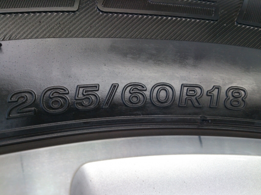 ขายแม็ก เชฟโรเลต เทรลเบลเซอร์ พร้อมยางบริสโตน 265/60R18  ยางสัปดาห์ที่34 ปี12 ใช้งานมาน้อยมากสภาพ95\% พร้อมน๊อตแท้ 24 ตัว