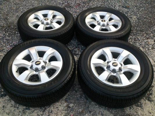 ขายแม็ก เชฟโรเลต เทรลเบลเซอร์ พร้อมยางบริสโตน 265/60R18  ยางสัปดาห์ที่34 ปี12 ใช้งานมาน้อยมากสภาพ95\% พร้อมน๊อตแท้ 24 ตัว