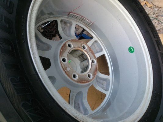 ขายแม็ก เชฟโรเลต เทรลเบลเซอร์ พร้อมยางบริสโตน 265/60R18  ยางสัปดาห์ที่34 ปี12 ใช้งานมาน้อยมากสภาพ95\% พร้อมน๊อตแท้ 24 ตัว