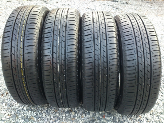 ขายแม็กพร้อมยางถอดป้ายแดง toyota new yaris ยางบริสโตน 185/60R15 ยางสัปดาห์ที่38 ปี13 ตุ่มหน้ายางอยู่่ครบทุกเส้น พร้อมน๊อตแท้ 16 ตัว