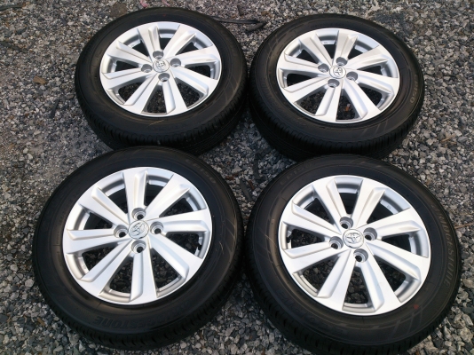 ขายแม็กพร้อมยางถอดป้ายแดง toyota new yaris ยางบริสโตน 185/60R15 ยางสัปดาห์ที่38 ปี13 ตุ่มหน้ายางอยู่่ครบทุกเส้น พร้อมน๊อตแท้ 16 ตัว