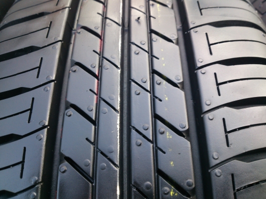 ขายแม็กพร้อมยางถอดป้ายแดง toyota new yaris ยางบริสโตน 185/60R15 ยางสัปดาห์ที่38 ปี13 ตุ่มหน้ายางอยู่่ครบทุกเส้น พร้อมน๊อตแท้ 16 ตัว