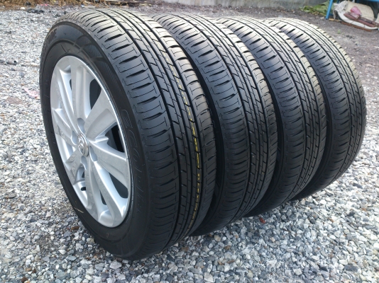 ขายแม็กพร้อมยางถอดป้ายแดง toyota new yaris ยางบริสโตน 185/60R15 ยางสัปดาห์ที่38 ปี13 ตุ่มหน้ายางอยู่่ครบทุกเส้น พร้อมน๊อตแท้ 16 ตัว