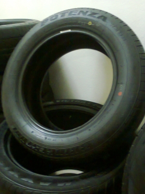 เศษยางๆ195-60-15 ดอกน้อยใช้มานานแล้วขายเส้นละ700 เศษยางๆ195-60-15 ดอกน้อยใช้มานานแล้วขายเส้นละ700