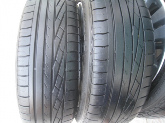 ขายล้อแม็ก honda city 16"x6" et53 4 รู 100 ล้อล้างหน้าเคลือบใหม่ สีเดิม + ยาง goodyear excellence 185/55r16 ยางผลิตสัปดาห์ที่ 50 -3เส้น ปี12 , สัปดาห์ที่ 38-1 เส้น ปี11 ขายทั้งชุด 8,900 บาทครับ สนใจติดต่อเล็กคลองสามครับ (081-3747940)