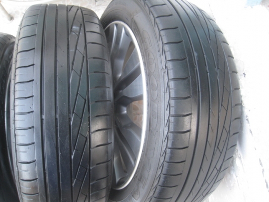 ขายล้อแม็ก honda city 16"x6" et53 4 รู 100 ล้อล้างหน้าเคลือบใหม่ สีเดิม + ยาง goodyear excellence 185/55r16 ยางผลิตสัปดาห์ที่ 50 -3เส้น ปี12 , สัปดาห์ที่ 38-1 เส้น ปี11 ขายทั้งชุด 8,900 บาทครับ สนใจติดต่อเล็กคลองสามครับ (081-3747940)