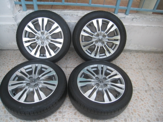 ขายล้อแม็ก honda city 16"x6" et53 4 รู 100 ล้อล้างหน้าเคลือบใหม่ สีเดิม + ยาง goodyear excellence 185/55r16 ยางผลิตสัปดาห์ที่ 50 -3เส้น ปี12 , สัปดาห์ที่ 38-1 เส้น ปี11 ขายทั้งชุด 8,900 บาทครับ สนใจติดต่อเล็กคลองสามครับ (081-3747940)