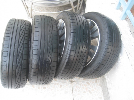 ขายล้อแม็ก honda city 16"x6" et53 4 รู 100 ล้อล้างหน้าเคลือบใหม่ สีเดิม + ยาง goodyear excellence 185/55r16 ยางผลิตสัปดาห์ที่ 50 -3เส้น ปี12 , สัปดาห์ที่ 38-1 เส้น ปี11 ขายทั้งชุด 8,900 บาทครับ สนใจติดต่อเล็กคลองสามครับ (081-3747940)