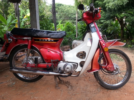 ขาย honda c900 สภาพสวย  เพียง 9500บาท เดิมๆ ทะเบียนเต็ม พร้อมโอน