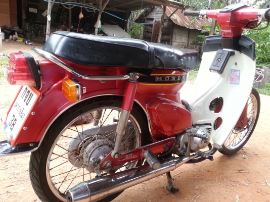 ขาย honda c900 สภาพสวย  เพียง 9500บาท เดิมๆ ทะเบียนเต็ม พร้อมโอน