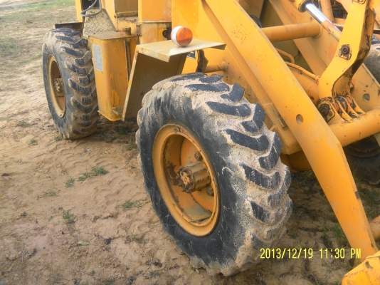 รถตักฟูรูกาว่าFL60-1สภาพดีราคาถูกพร้อมใช้ยังไม่ใช้ในประเทศไทยสนใจโทร0816426706