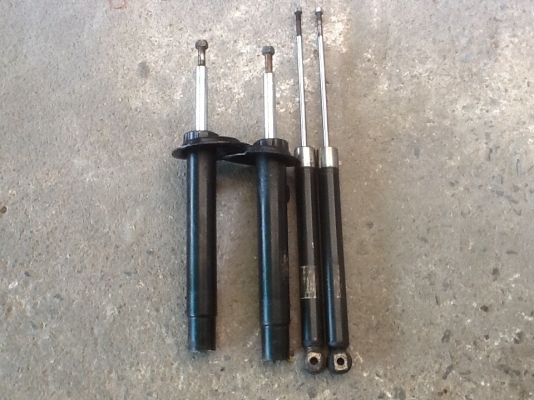 ขายโช้คอัพเดิมBMW-E-46 (318) 1ชุด