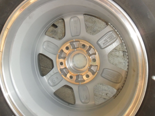 ล้อแม็ก ฟอด 17นิ้ว พร้อมยาง265/65R17 สวยๆ 4 ล้อ ราคา 7700 บาท