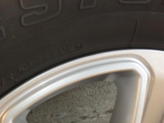 ล้อแม็ก ฟอด 17นิ้ว พร้อมยาง265/65R17 สวยๆ 4 ล้อ ราคา 7700 บาท