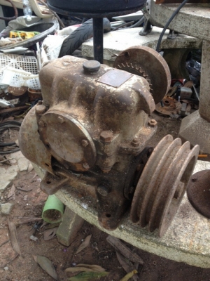 คุ้มมากครับตัวทอรอบตัวใหญ่ของอังกฤษเป็นของอังกฤษครับตัวนี้ตัวใหญ่ครับ  ยก 2 คนแทบจะไม่รอดครับลายละเอียดดูในเพจได้เลยครับ  ราคานี้คุ้มมากครับ