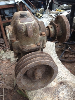 คุ้มมากครับตัวทอรอบตัวใหญ่ของอังกฤษเป็นของอังกฤษครับตัวนี้ตัวใหญ่ครับ  ยก 2 คนแทบจะไม่รอดครับลายละเอียดดูในเพจได้เลยครับ  ราคานี้คุ้มมากครับ