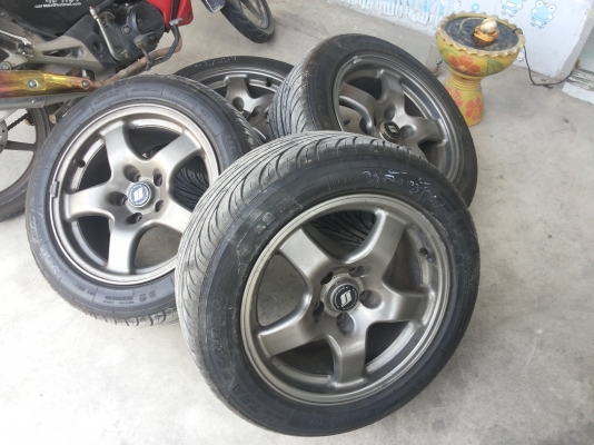 ขายล้อ  Skyline GT-R ขอบ 16 แท้เดิมสัก1ชุดครับพร้อมยาง