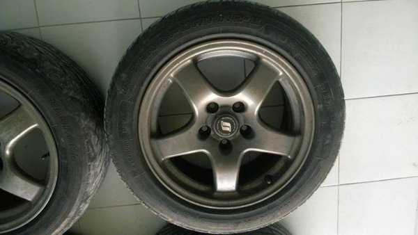 ขายล้อ  Skyline GT-R ขอบ 16 แท้เดิมสัก1ชุดครับพร้อมยาง
