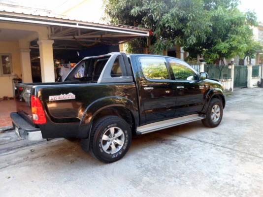 TOYOTA VIGO E 3000 cc รุ่น 4 ประตู PRERUNNER (รถบ้าน ผู้หญิงขับ ไม่เคยชน)