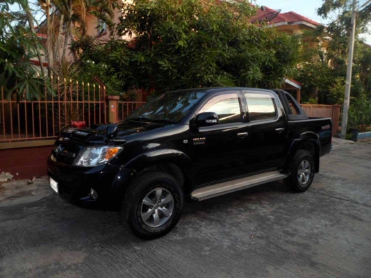 TOYOTA VIGO E 3000 cc รุ่น 4 ประตู PRERUNNER (รถบ้าน ผู้หญิงขับ ไม่เคยชน)