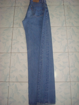 # 9250 # ยีนส์ Levi's 501 ผ้าทราย ของแท้ มือสอง เอว 34 ยาว 35 ก้านดำ แป๊กเงิน เนื้อทรายสวย ตะเข็บสวย made in usa