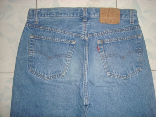 # 9250 # ยีนส์ Levi's 501 ผ้าทราย ของแท้ มือสอง เอว 34 ยาว 35 ก้านดำ แป๊กเงิน เนื้อทรายสวย ตะเข็บสวย made in usa