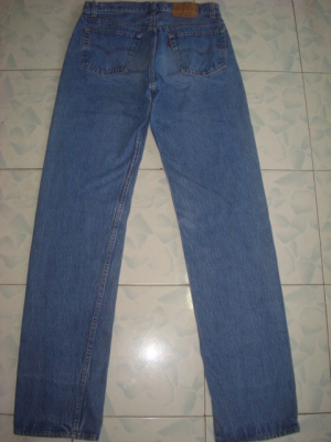 # 9250 # ยีนส์ Levi's 501 ผ้าทราย ของแท้ มือสอง เอว 34 ยาว 35 ก้านดำ แป๊กเงิน เนื้อทรายสวย ตะเข็บสวย made in usa