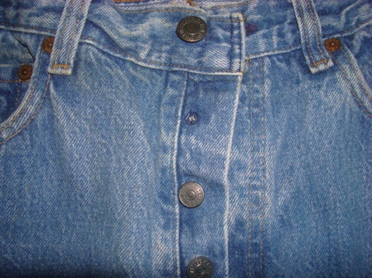 # 9250 # ยีนส์ Levi's 501 ผ้าทราย ของแท้ มือสอง เอว 34 ยาว 35 ก้านดำ แป๊กเงิน เนื้อทรายสวย ตะเข็บสวย made in usa